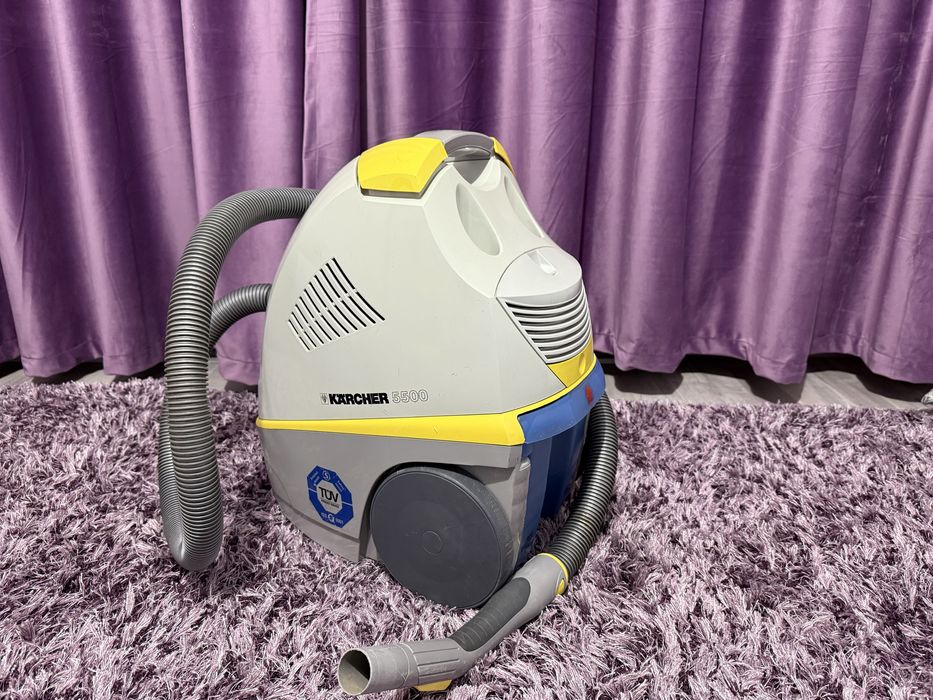 Ocaziee!!Aspirator profesional Kärcher 5500