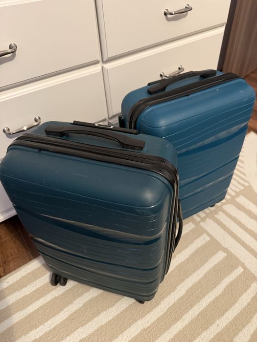Vand doua trolere de cabina