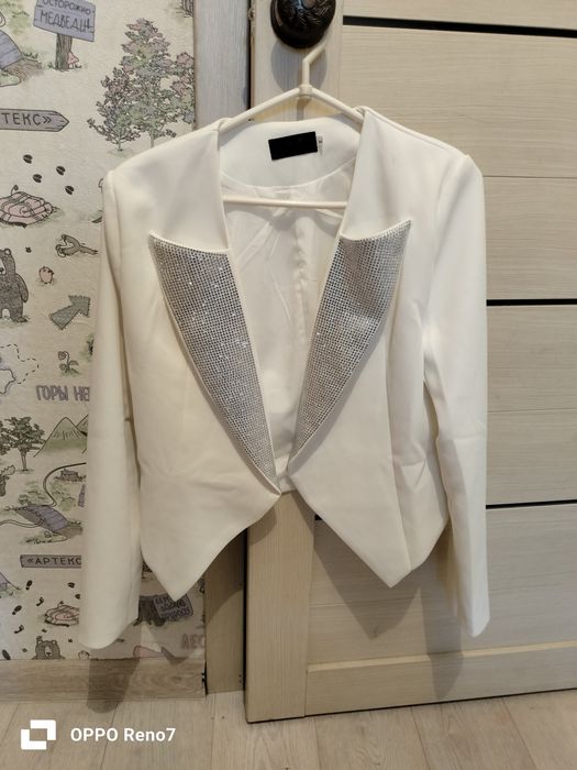 Белый пиджак нарядное