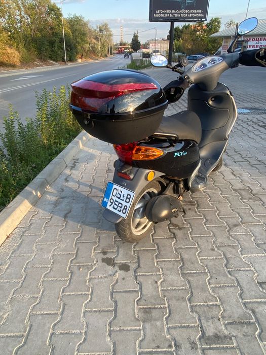 Скутер Piaggio Fly 125