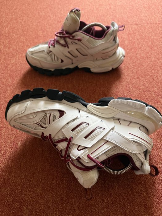 Balnciaga  Track V2, ceea mai buna conditie