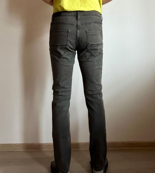 Blugi Bershka skinny fit