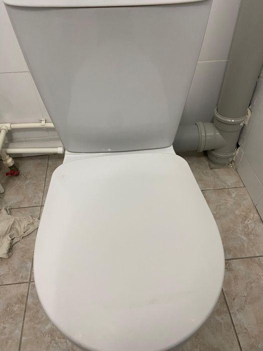 Унитаз  в хорошем состоянии