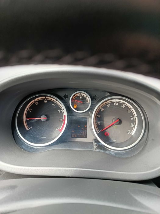 Vând Opel CORSA 1.2 benzina