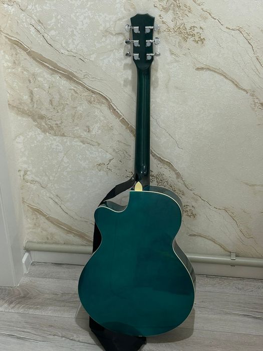 ГИТАРА САТЫЛАДЫ.жагдайы жаксы