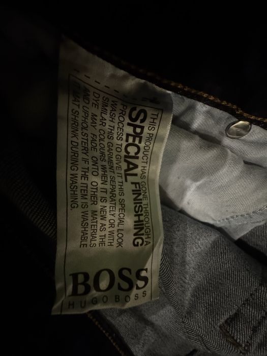 Продавам два броя дънки BOSS и DIESEL