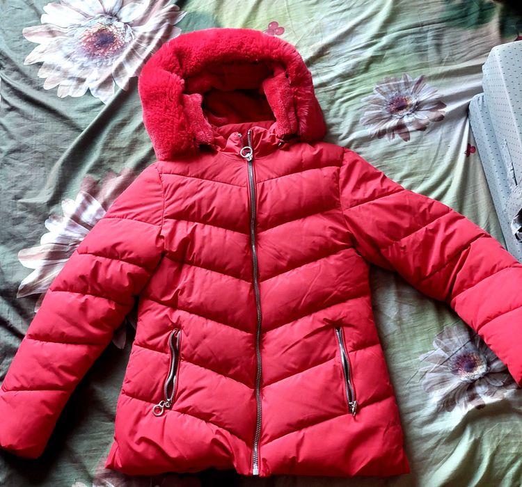 Geaca dama groasa rosie (cu umplutura de puf lebada)