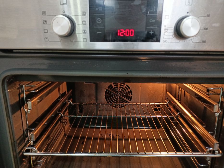 Духовой шкаф "Bosch"