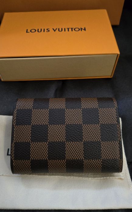 Оригинално дамско портмоне LV