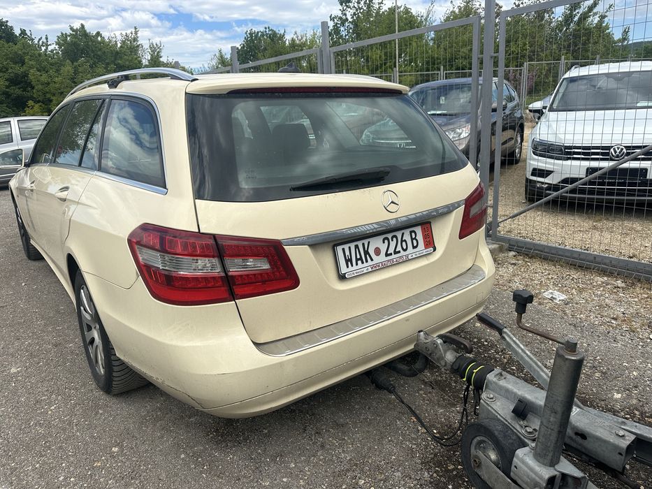 Щора за багажник за Мерцедес Е класа комби W212