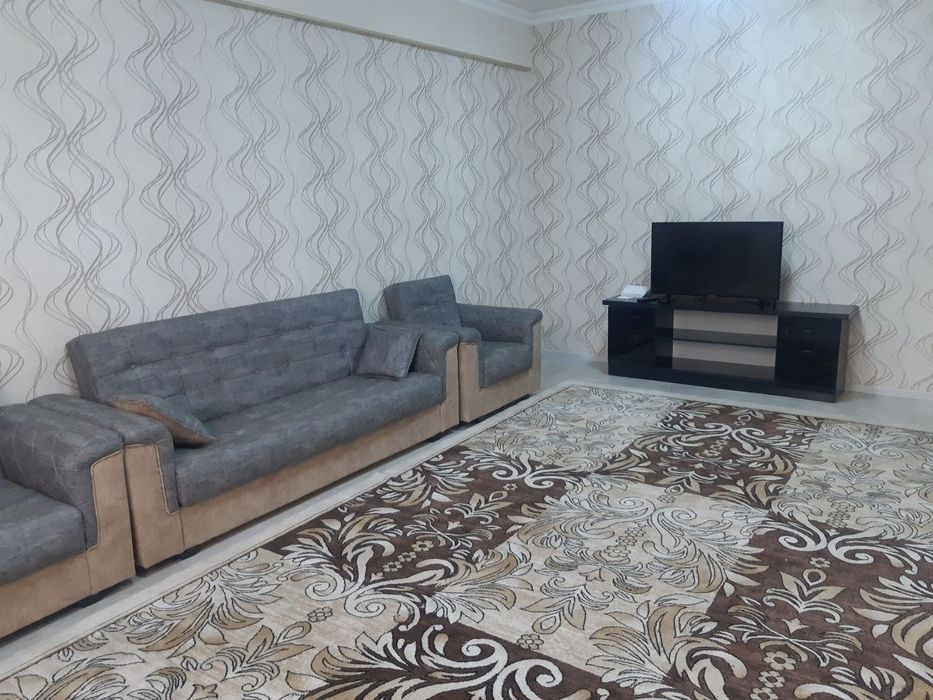 Продаётся 3х ком. кв. 96 квадратов,  на 1 этаже , метро Дустлик