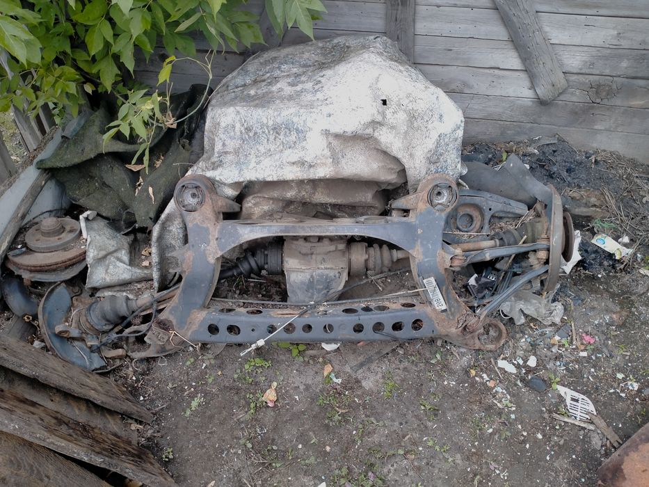 Запчасти на Мерседес 210