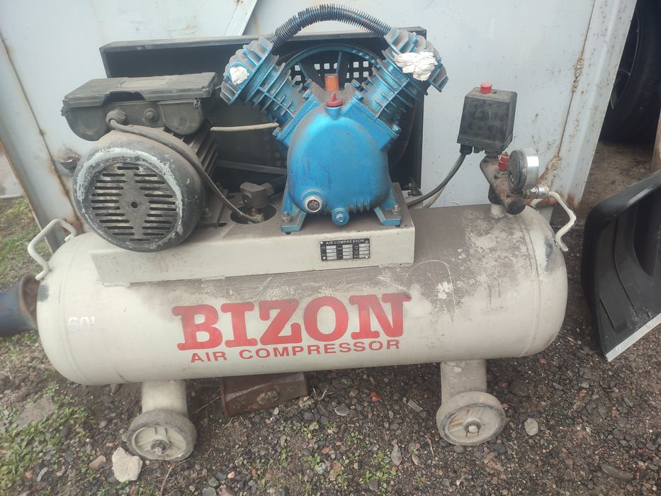 Продам компрессор воздушный