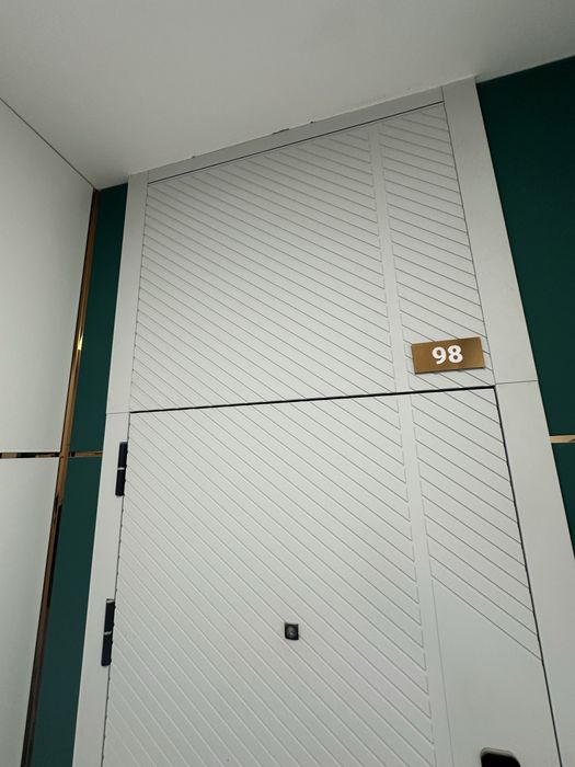 Продам входную дверь