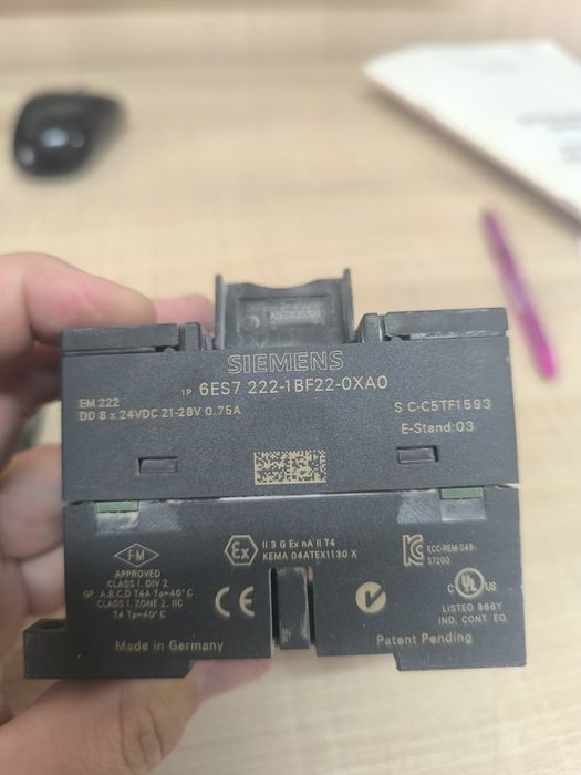 Програмируемый логическии контроллер  Siemens S7-200