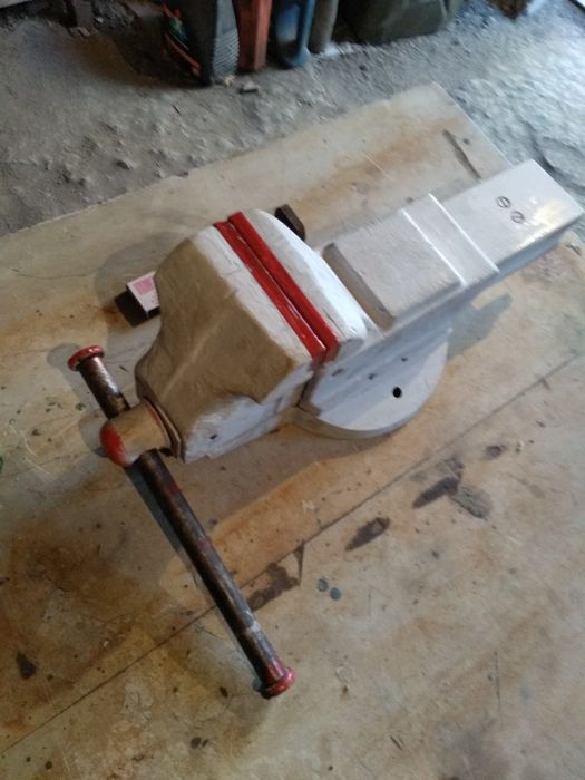 Продам тиски