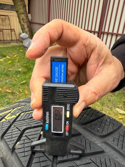 Roti iarna Pirelli Scorpion pentru Land Rover