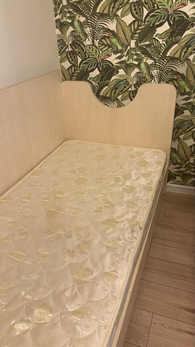 Кровать 200*90 с матрасом