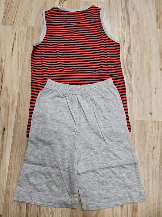 Продавам - чисто нова детска пижама Lee Cooper за 6 г.