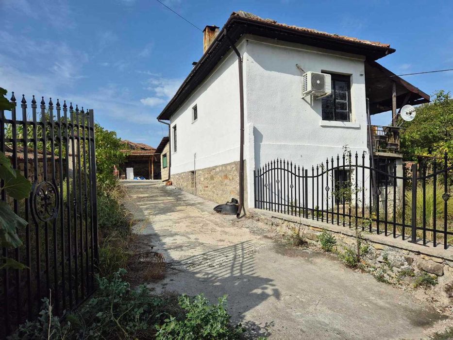 Продава се Къща в с. Горско ново село, Област Велико Търново - 100 кв.м за 300 €/кв.м - Снимка #1