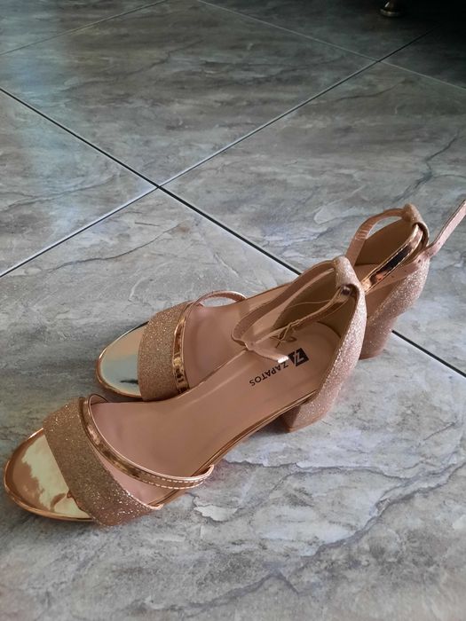 Официални обувки-сандали със златист брокат-37 номер