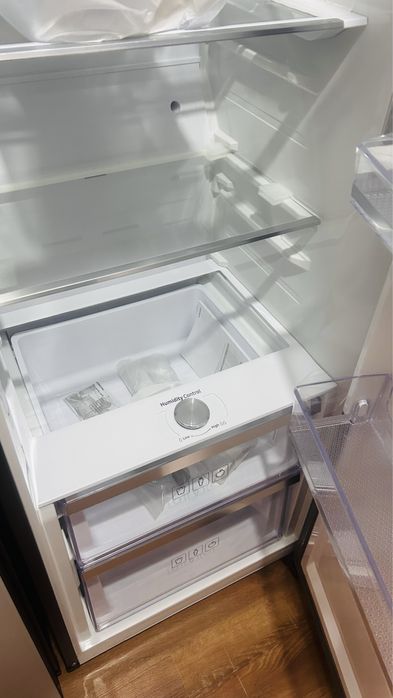 Холодильник с морозилкой Samsung Bespoke