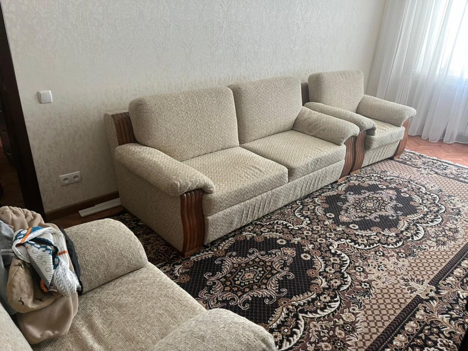 Продам диван с креслами