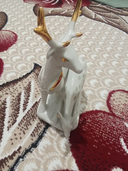 Сотилади: Совет даври фарфор буғу фигураси (1950–70 й.)