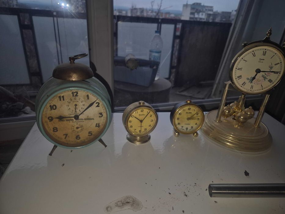 Ретро часовници Slava