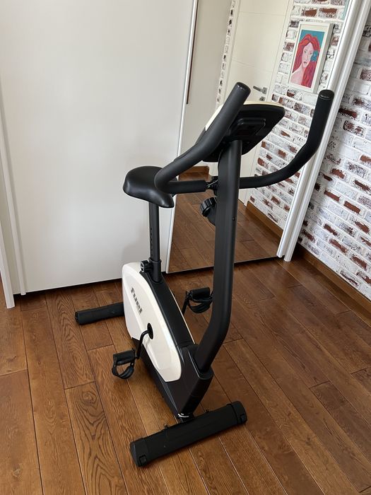 Велоергометър Fuel Fitness SU135-C30 UPRIGHT