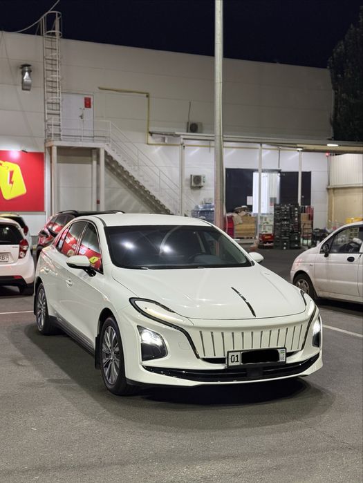 Hongqi E-QM5 2024 Elektromobil Arendaga beriladi