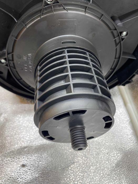 Aspirator umed uscat DeWalt 20L 1050W cu suflare