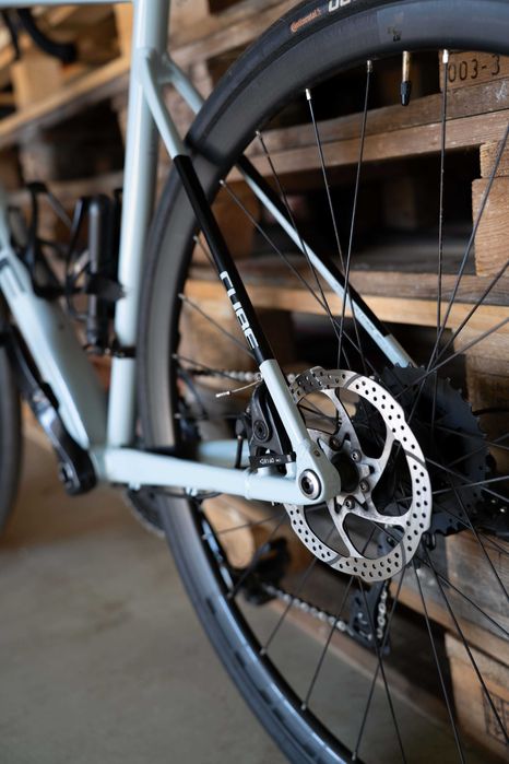 Шосеен велосипед CUBE Attain Pro