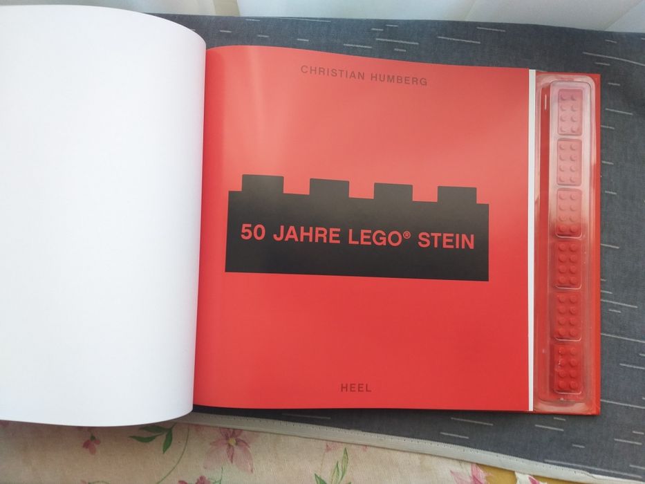 Carte 50 de ani Lego Stein