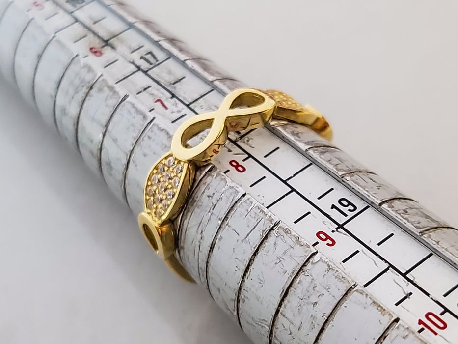 Inel din aur 14K model Infinit cu pietre semiprețioase albe