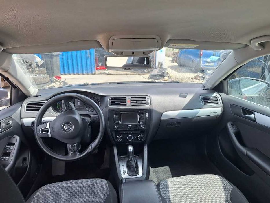 Dezmembrez Vw Jetta MK6 1.4 Tsi Hybrid CRJA 150 Cai culoare LD7X