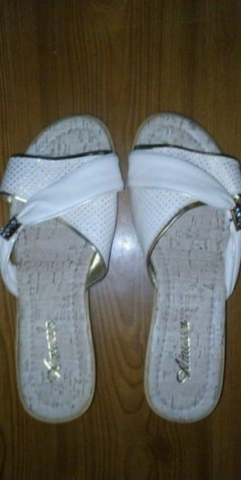 Шлепки новые , р.39-40