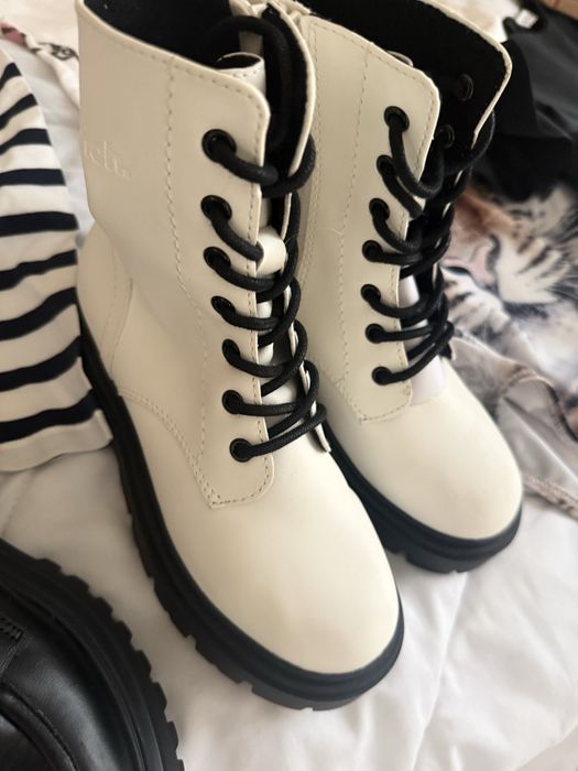 4 чифта за 200 евро Детски обувки за момиче Gucci, Monnalisa, Dolce and Gabbana 30 номер