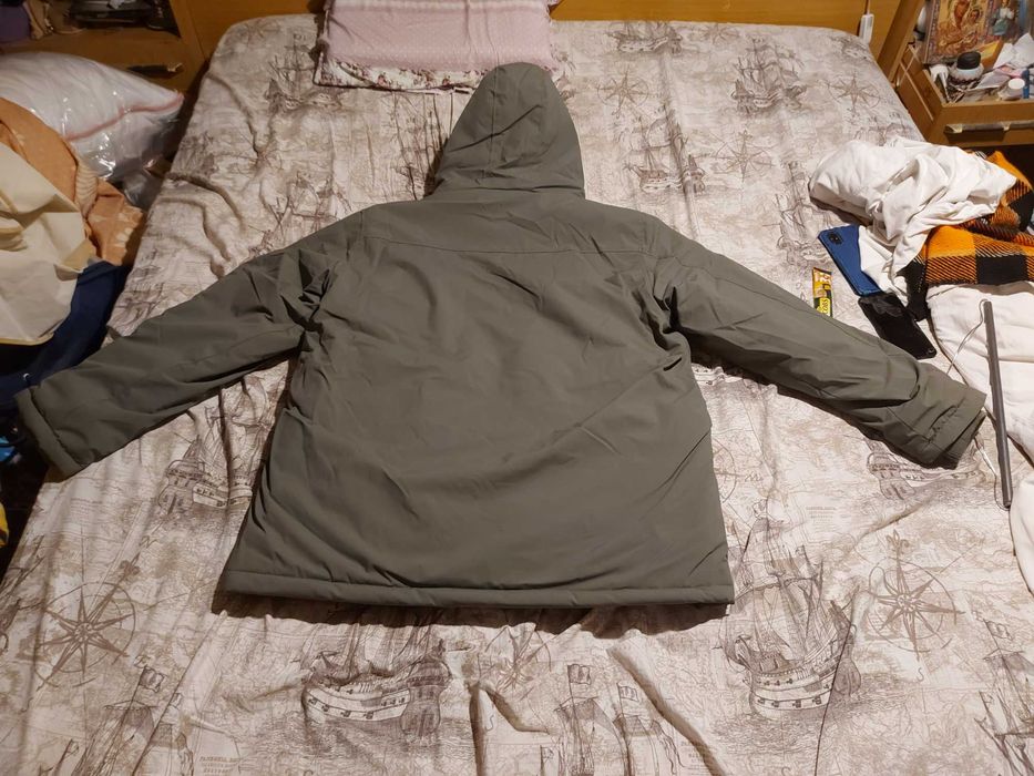 Универсално, зелено, зимно яке.