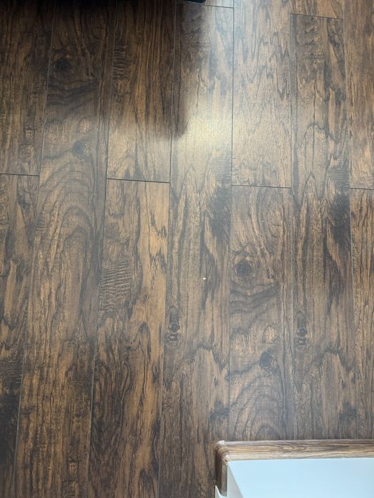 Parchet laminat nuc 12mm utilizat