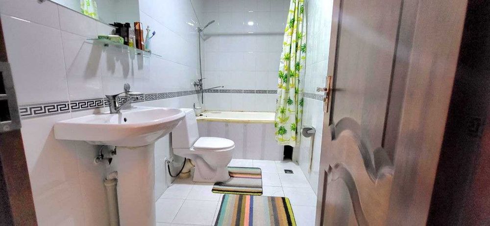 М. Улугбекский центр Луначарского санаторий Турон 4 сот 6 ком Срочно