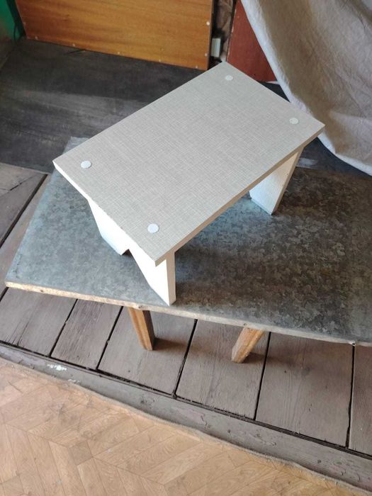 Стульчик садовый (низкий табурет)