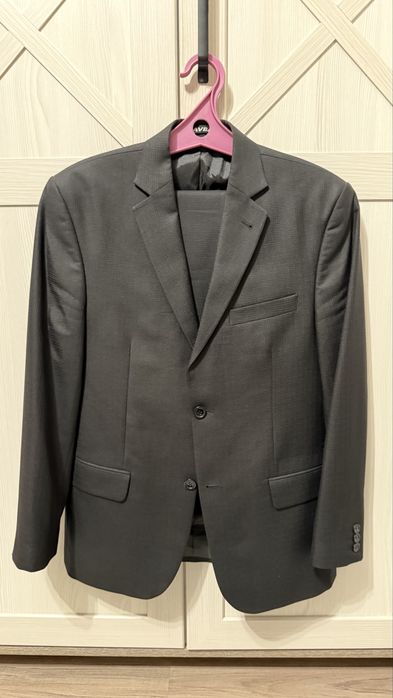 Отдам костюм двойку