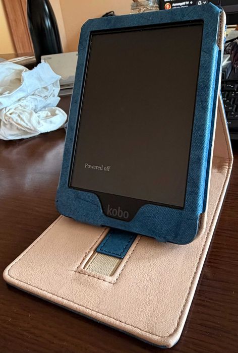 Продавам ebook четец Kobo Clara HD