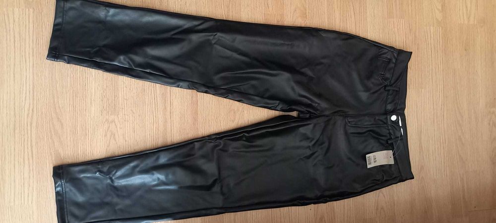 Pantalon dama L/42,cu eticheta
