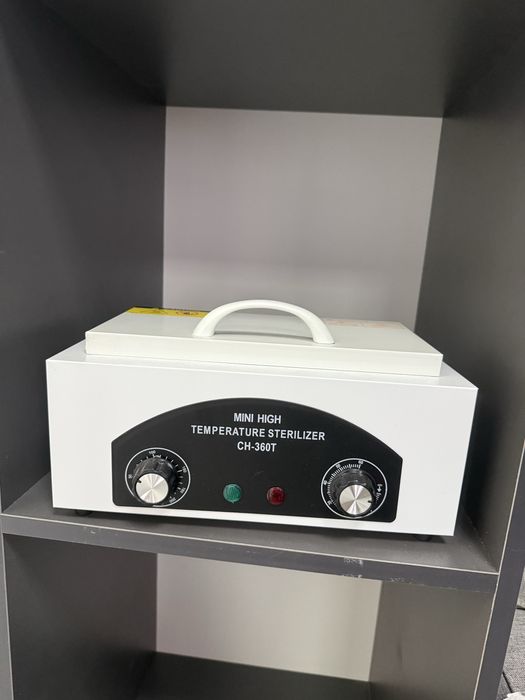 Стул мастера, кушетка, стол массажный