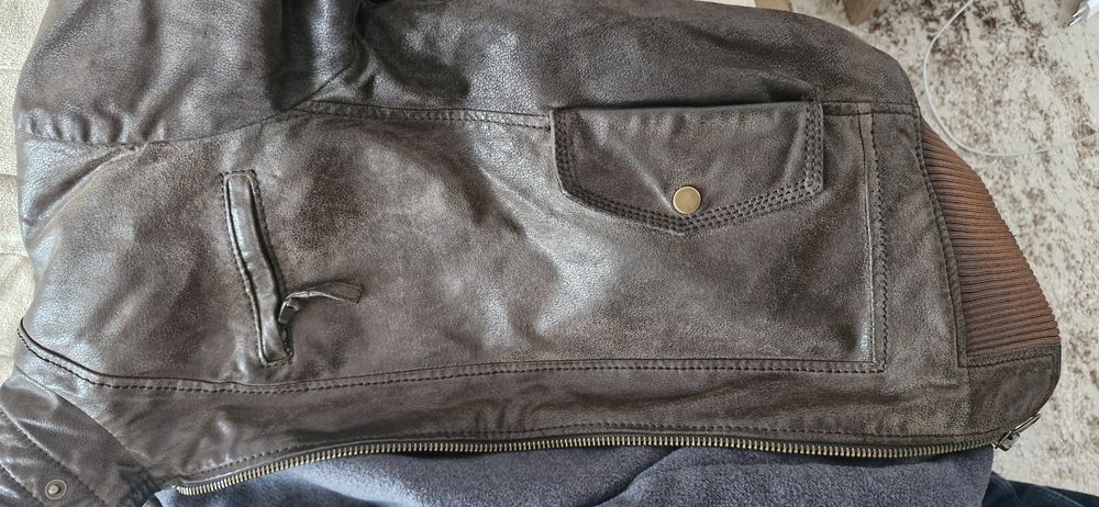 Кожено яке  Benetton