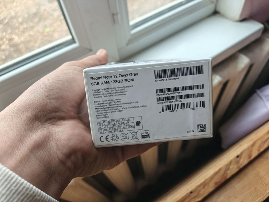 Telefon sotiladi Redmi not 12 6/128 gb karopka dakument bar