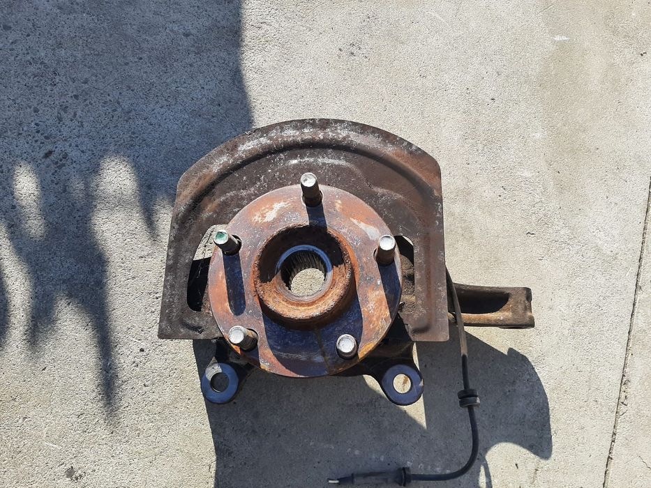 fuzeta dreapta  fata 1.5 dci nissan qashqai j10