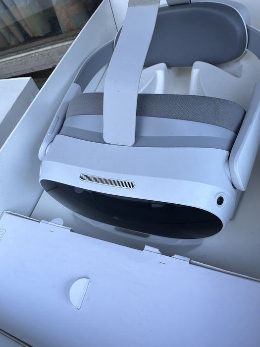 PICO 4 VR - Очила за виртуална реалност в перфектно състояние